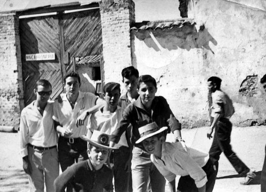 1962 - Un grupo de chicos en la casa de Ambrosio