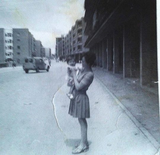 1972 - Madre e hija en la Calle Mayor