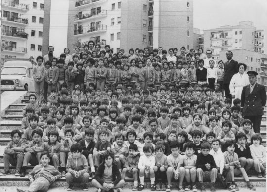1977 - Alumnos del C.N. en la Plaza de los Príncipes de España