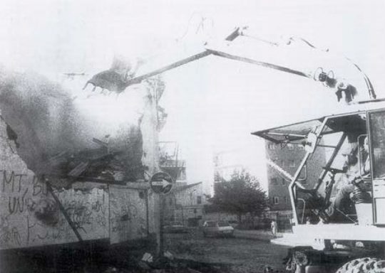 1980 - Demolición de la antigua carbonería de Calle Clave