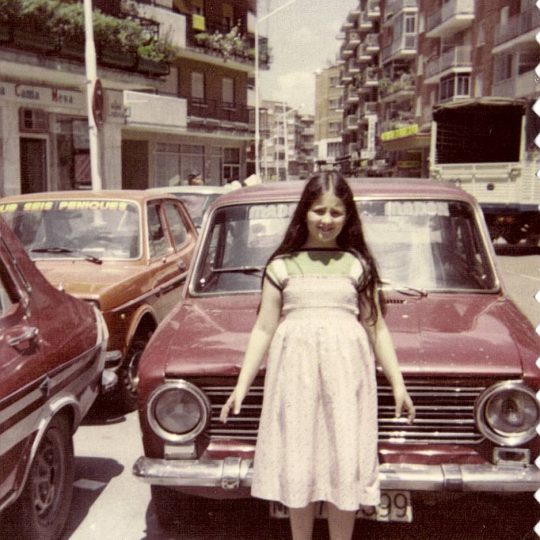 1980 - Niña en Calle Fuenlabrada