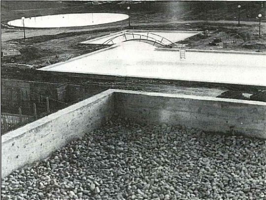1983 - Construcción del polideportivo Los Cantos